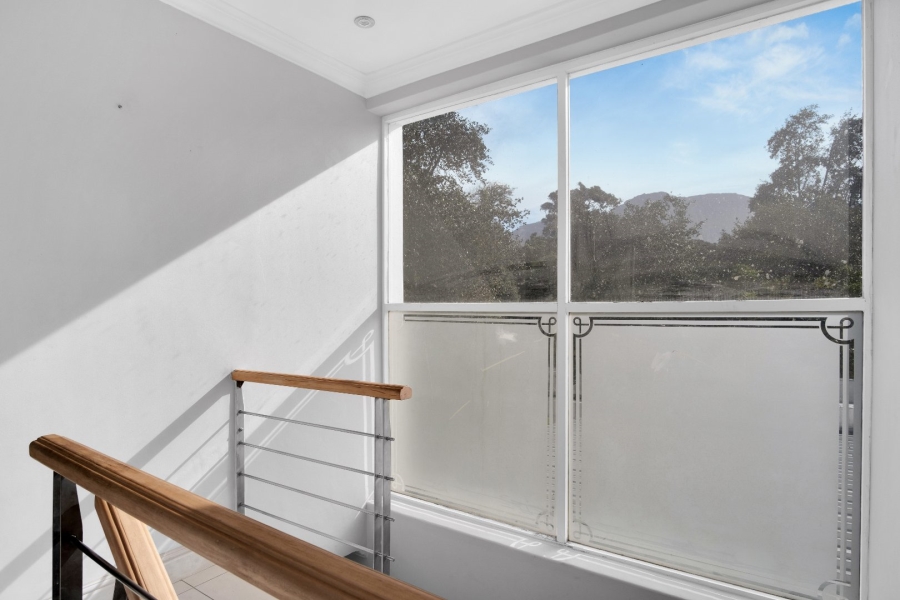 4 Bedroom Property for Sale in Wynberg Upper Western Cape